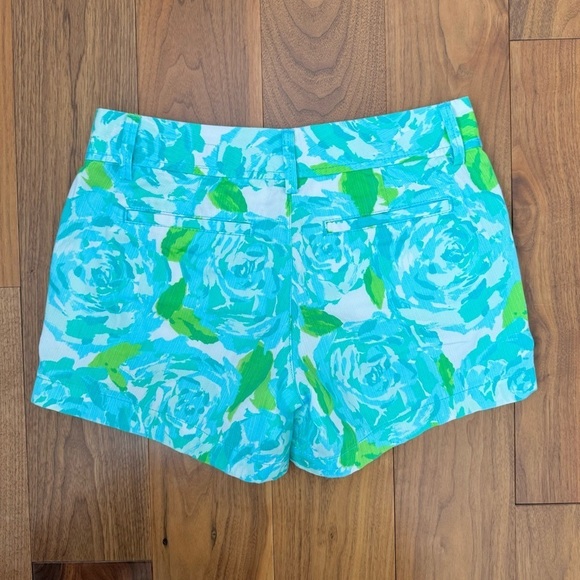 Lilly Pulitzer 5” The Callahan Shorts FIRST IMPRESSION BLUE Rose Floral size 2 - Picture 13 of 16